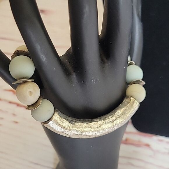 NECKLACE and Bracelet Bundle - Picture 3 of 4